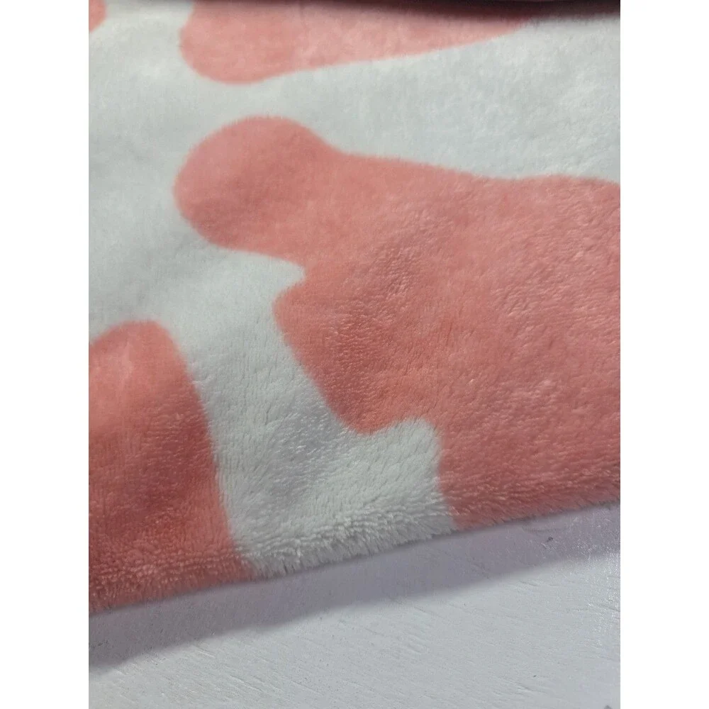 Strawberry Pink Fleece Blanket - Cute Soft Cow Print Throw for Bedroom Decor ...